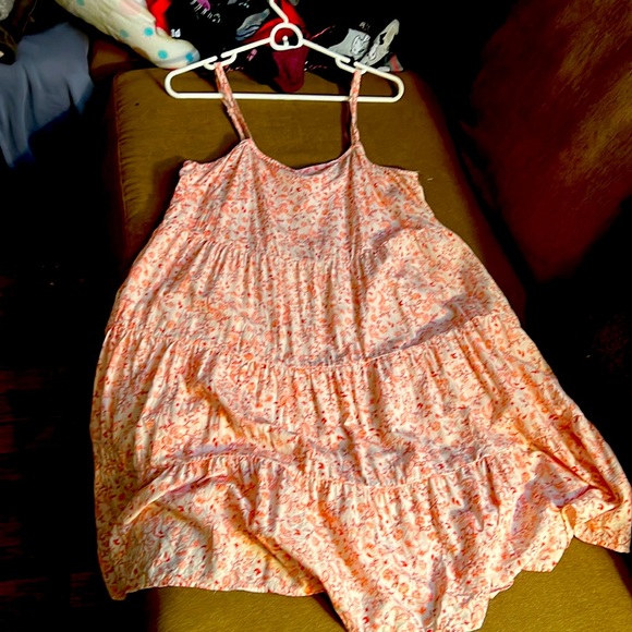 Old Navy Dresses & Skirts - Beautiful salmon and white dress